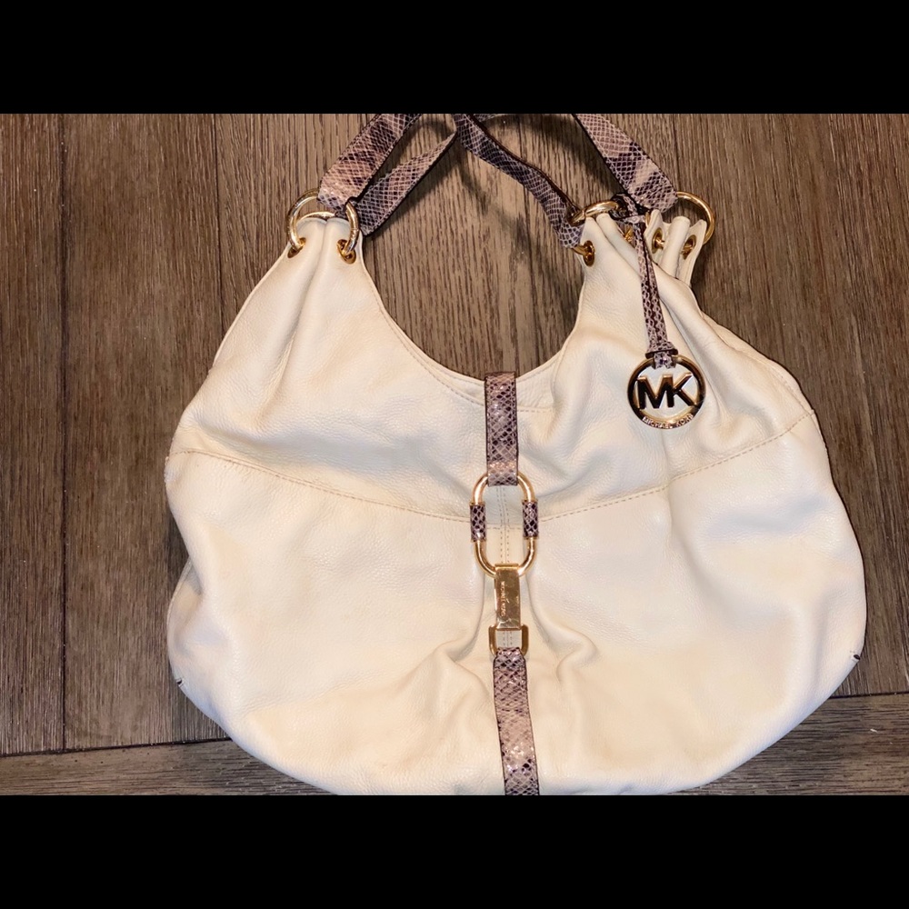 🐍 LIKE NEW Cream and Snake Skin MK Bag🐍